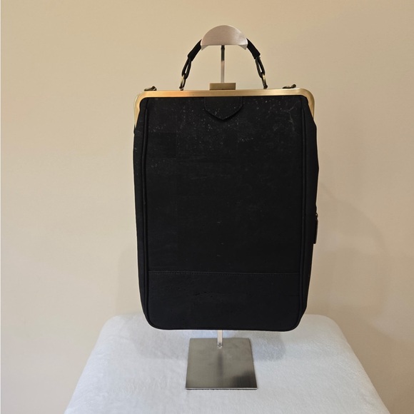 Handbags - Elegant women’s backpack